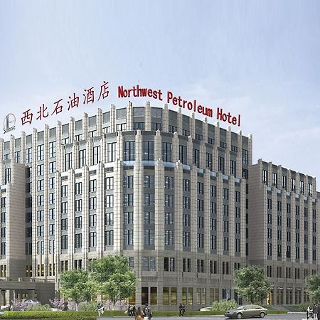 Northwest Petroleum Hotel Urumqi Exterior photo